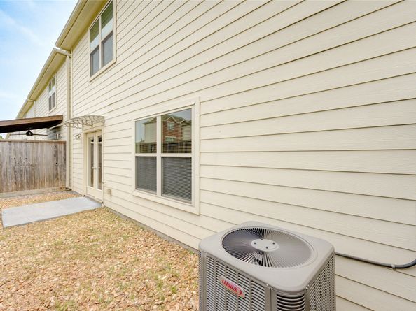 3721 Main Poplar Drive, Houston TX 77025