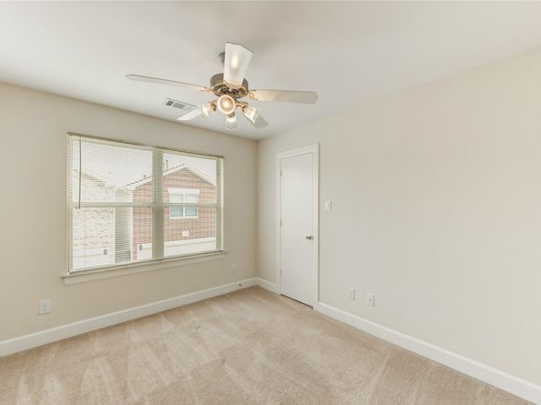 3721 Main Poplar Drive, Houston TX 77025