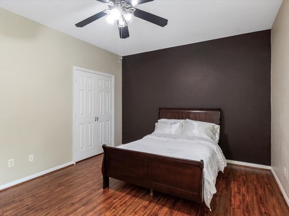 5343 Oak Cove Drive, Houston TX 77091