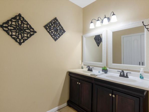 5343 Oak Cove Drive, Houston TX 77091