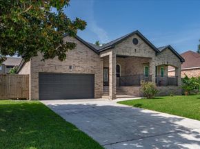 5343 Oak Cove Drive, Houston TX 77091