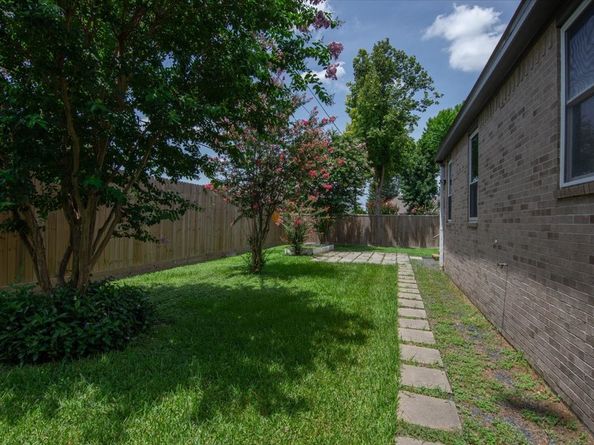 5343 Oak Cove Drive, Houston TX 77091