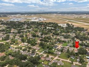 8422 Tavenor Lane, Houston TX 77075