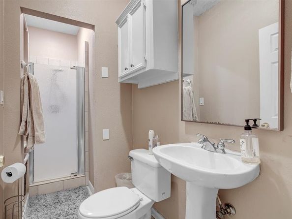 8422 Tavenor Lane, Houston TX 77075