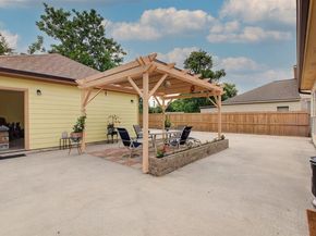 8422 Tavenor Lane, Houston TX 77075