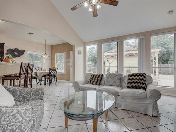 8422 Tavenor Lane, Houston TX 77075