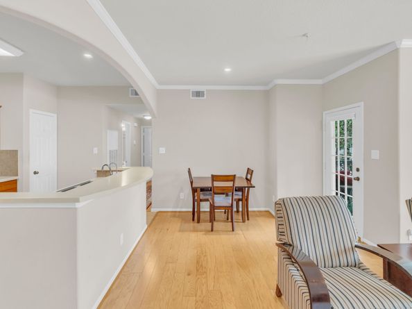 6607 Lake Woodlands Drive 322, The Woodlands TX 77382