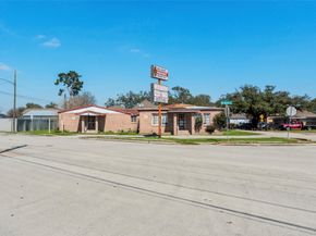 4110 N Main Street, Houston TX 77009