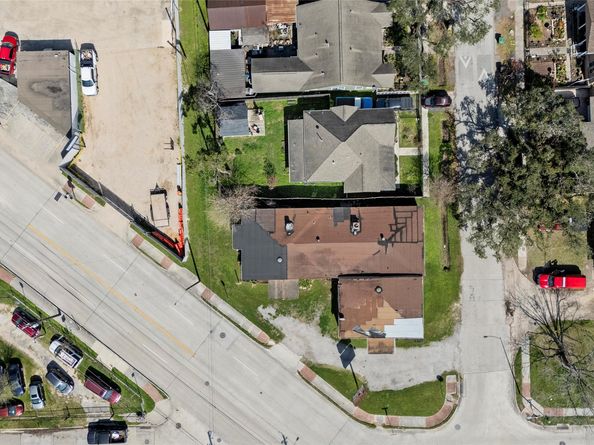 4110 N Main Street, Houston TX 77009
