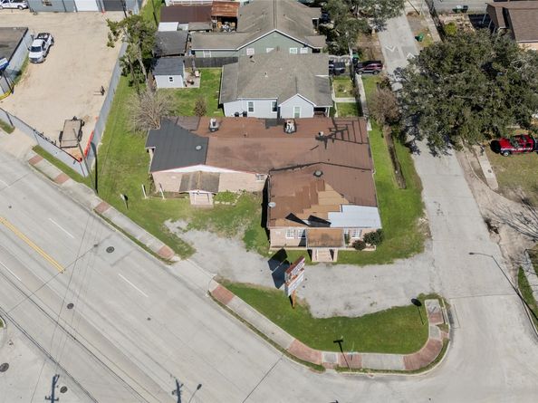 4110 N Main Street, Houston TX 77009