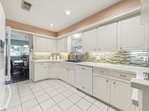 10050 Locke Lane Lane, Houston TX 77042