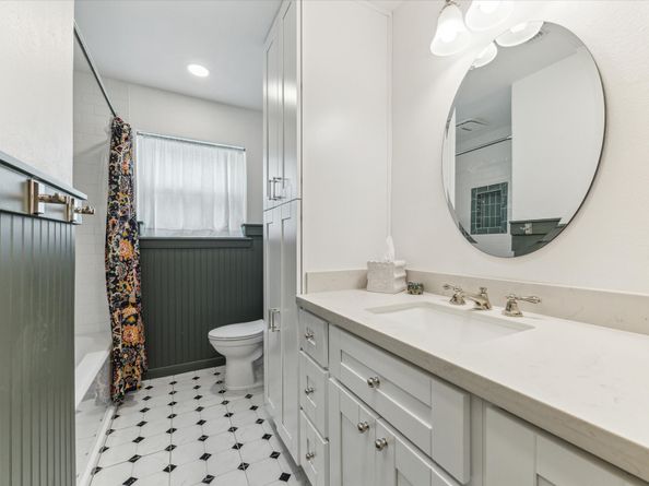 10050 Locke Lane Lane, Houston TX 77042