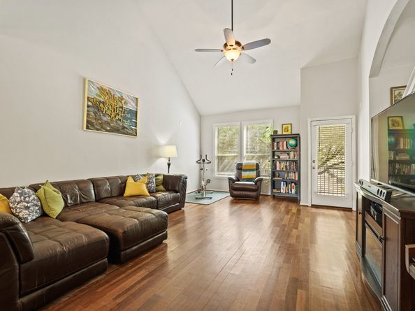 2911 Clay Street, Houston TX 77003