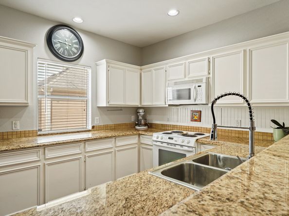 2911 Clay Street, Houston TX 77003
