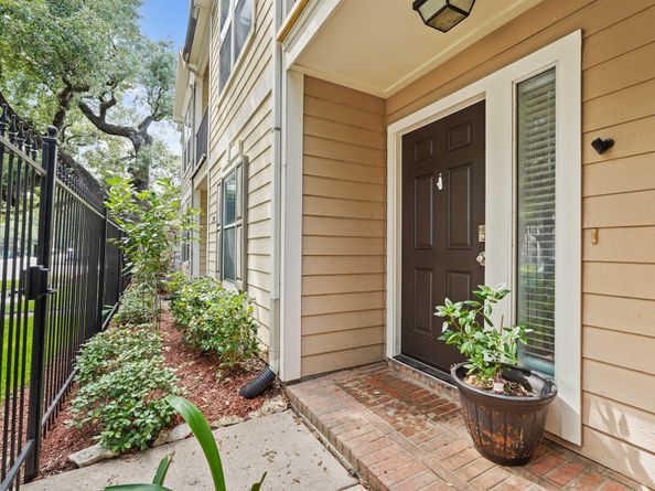 2911 Clay Street, Houston TX 77003