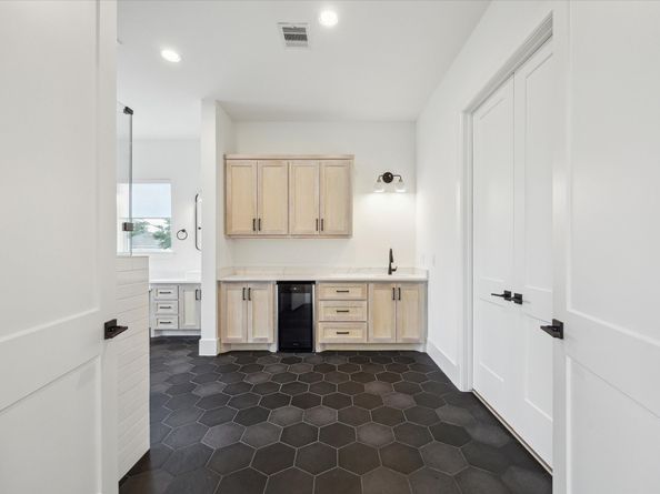 1419 Candlelight Lane, Houston TX 77018