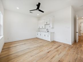 1419 Candlelight Lane, Houston TX 77018
