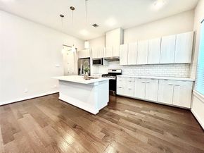 613 Thornton Oaks Lane, Houston TX 77018