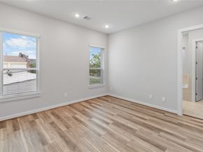 613 Thornton Oaks Lane, Houston TX 77018