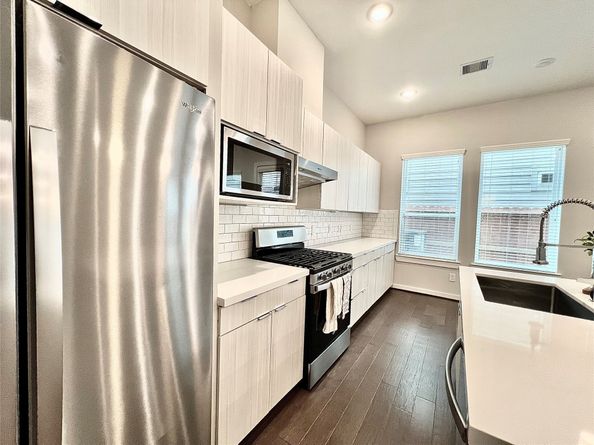 613 Thornton Oaks Lane, Houston TX 77018