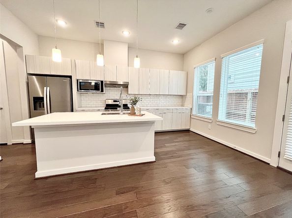 613 Thornton Oaks Lane, Houston TX 77018