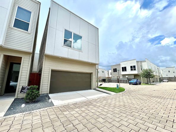 613 Thornton Oaks Lane, Houston TX 77018