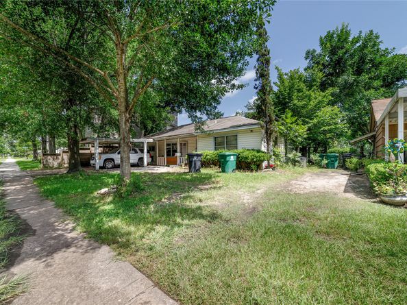 8518 Montridge Drive, Houston TX 77055