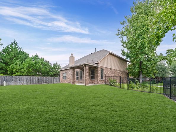 115 Black Swan Place, The Woodlands TX 77354