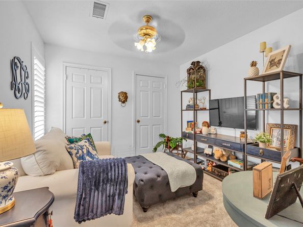 7631 Ameswood Road, Houston TX 77095