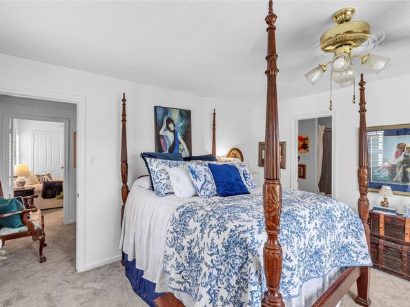7631 Ameswood Road, Houston TX 77095