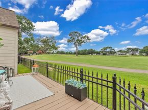 7631 Ameswood Road, Houston TX 77095