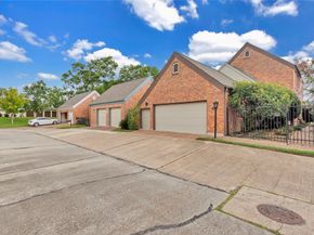 7631 Ameswood Road, Houston TX 77095