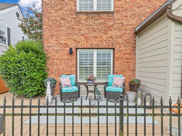 7631 Ameswood Road, Houston TX 77095