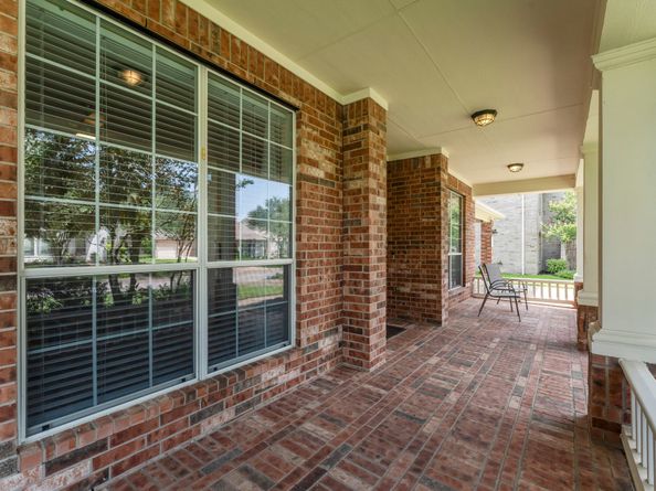 12611 Wandering Streams Drive, Tomball TX 77377
