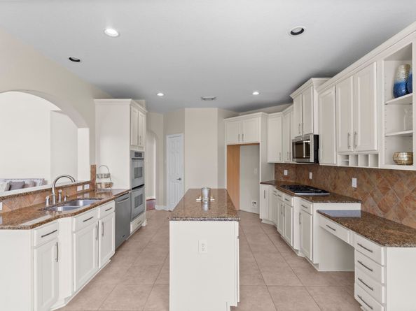 12611 Wandering Streams Drive, Tomball TX 77377