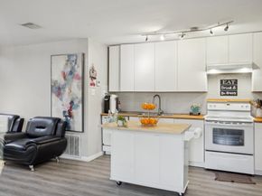 2023 Gentryside Drive 108, Houston TX 77077