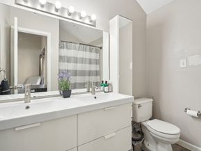 2023 Gentryside Drive 108, Houston TX 77077