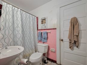 2416 Cumberland Street, Houston TX 77023