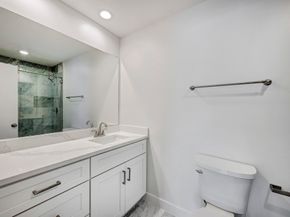 2829 Timmons Lane 206, Houston TX 77027