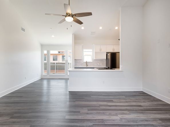 2829 Timmons Lane 206, Houston TX 77027
