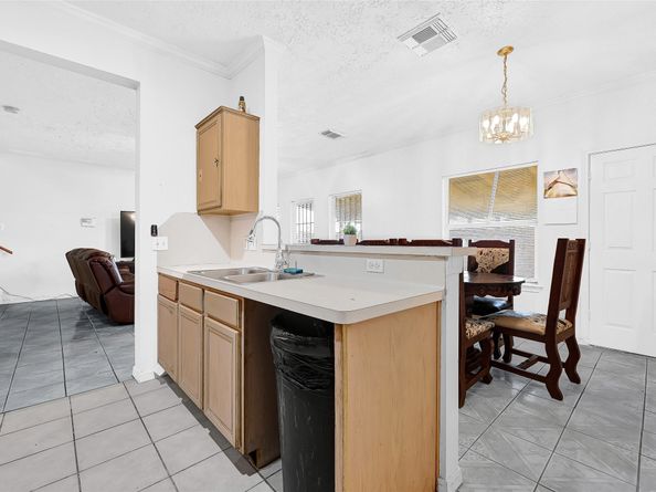 7918 Anza Circle, Houston TX 77012