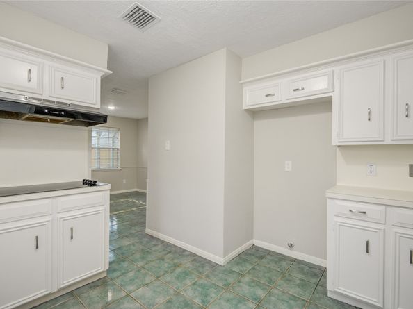 5330 Boyce Springs Drive, Houston TX 77066