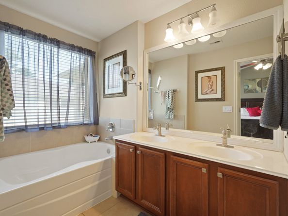 13600 Breton Ridge Street 36E, Houston TX 77070