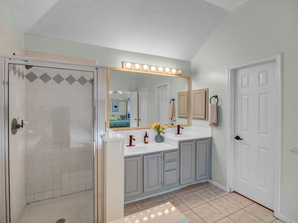 8222 Viny Ridge Drive, Houston TX 77083