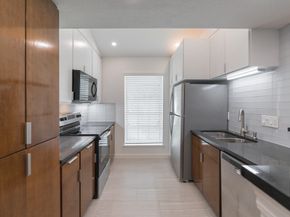 9809 Richmond Avenue A13, Houston TX 77042