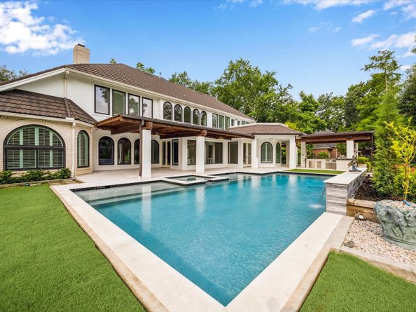 30 Halfmoon Court, The Woodlands TX 77380