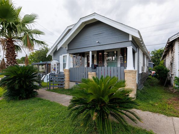 702 72nd Street, Houston TX 77011