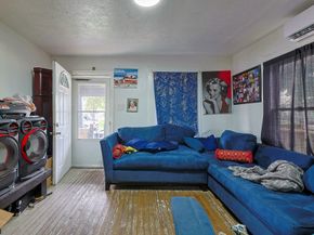 702 72nd Street, Houston TX 77011