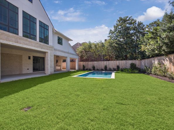 3653 Chevy Chase Drive, Houston TX 77019