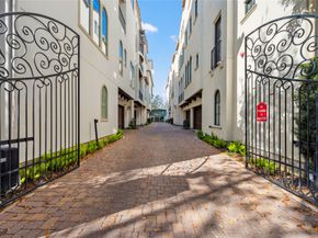 1700 Sunset Boulevard E, Houston TX 77005